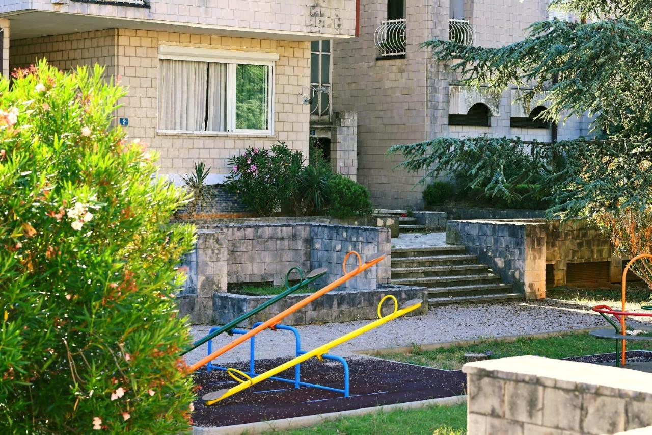 Apartment Luce Njivice Buitenkant foto